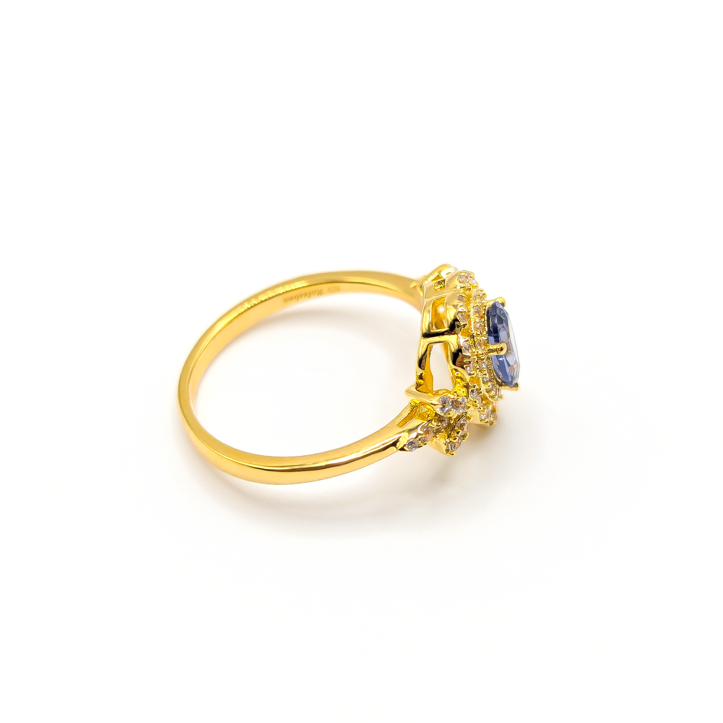 Sky Drop – Golden Drop Ring of Elegance