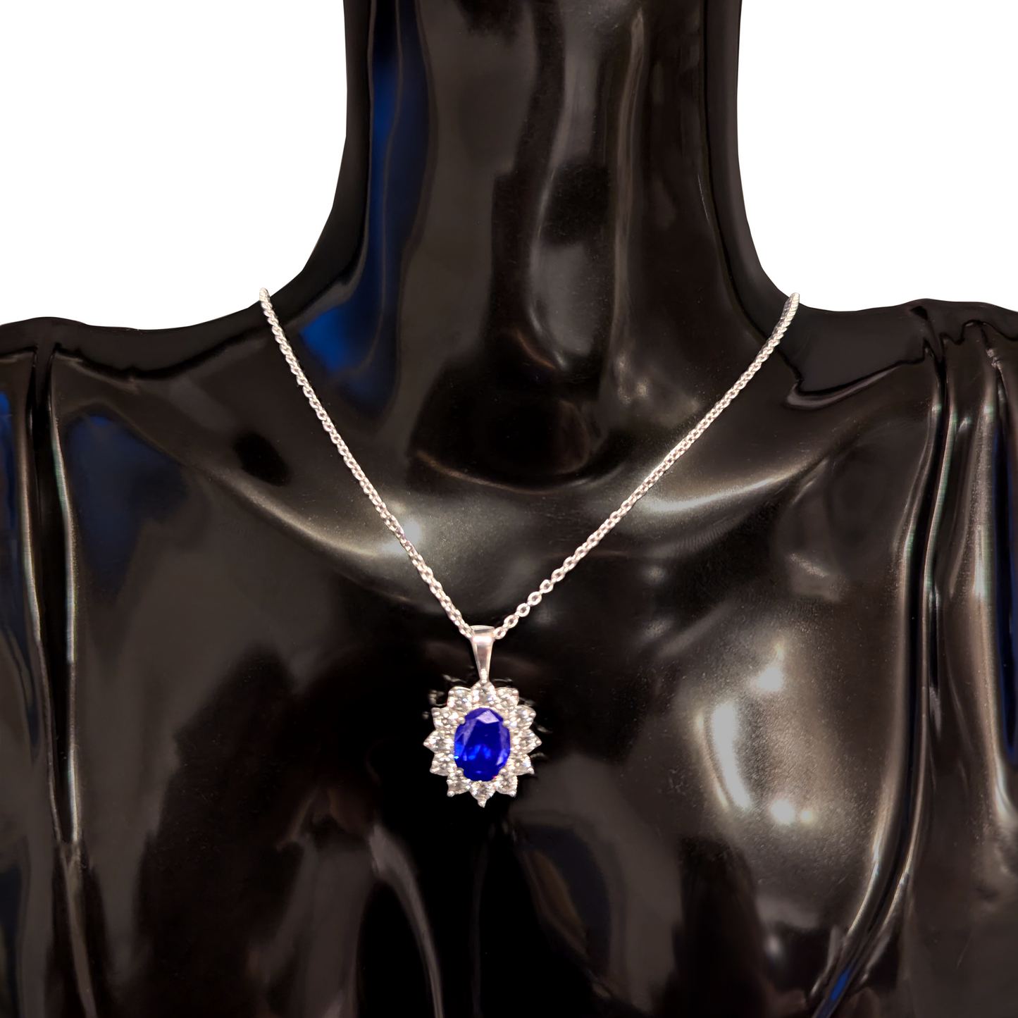 Cornflower magic pendant – floral splendour in sparkling elegance