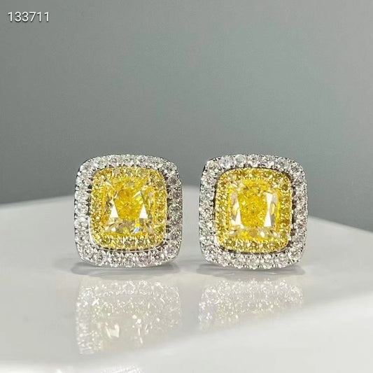 Sun Flame – 18k Gold Stud Earrings with Natural Yellow Diamonds