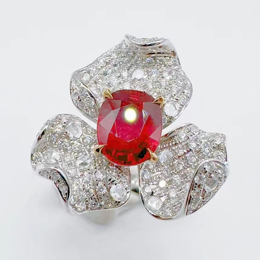 Herzblut – 18K gold ring with natural ruby ​​in pigeon blood red